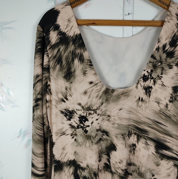 Jennifer Lopez Cream Black Printed Dress - Picture 5 of 9